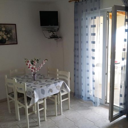 Apartments "Sea View" Miki & Ivana Bol Rom bilde